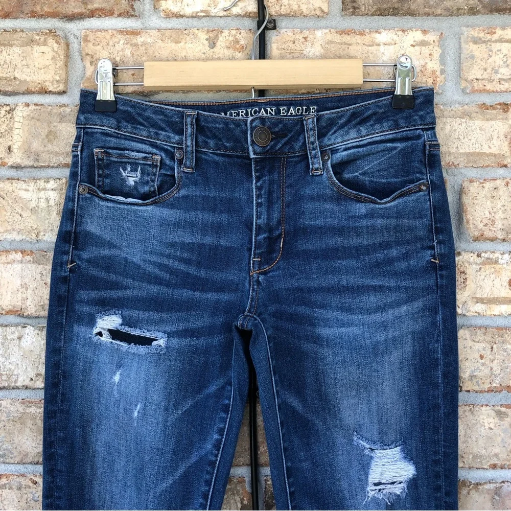 A E O Super Stretch X Ripped Distressed Blue Wash Mid Rise Skinny Jeans 6_4